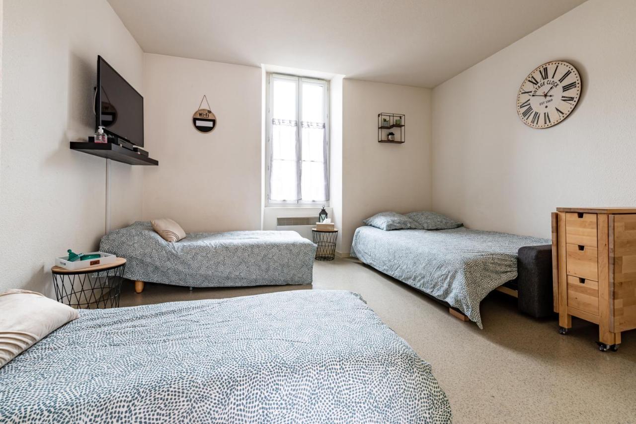 Studio centre ville avec parking privé Cholet Esterno foto