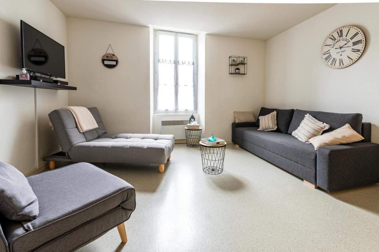 Studio centre ville avec parking privé Cholet Esterno foto