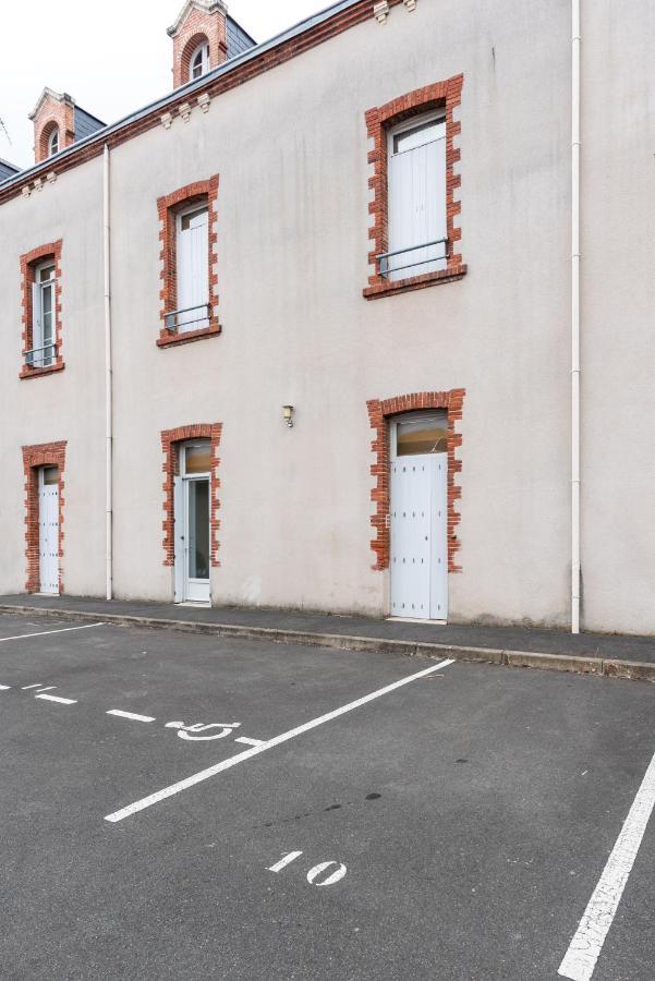Studio centre ville avec parking privé Cholet Esterno foto